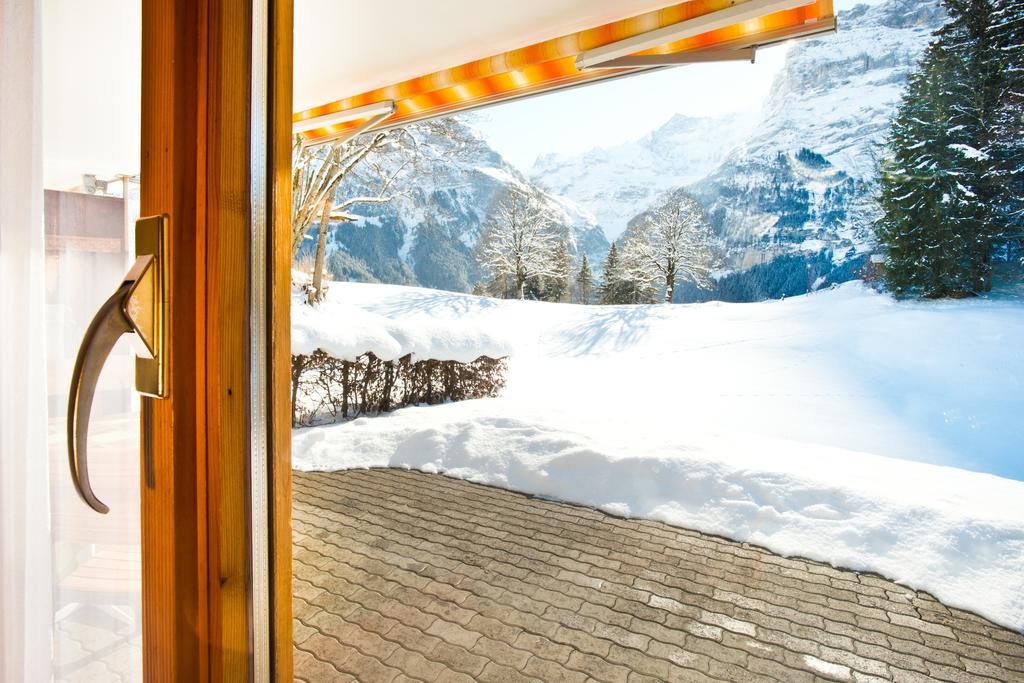 Mom - Alpine Boutique Apartments, Grindelwald Gletscher, Eiger View Terrace Studio Rum bild