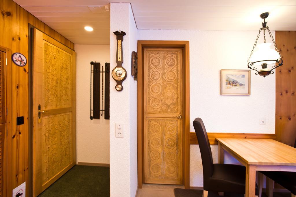 Mom - Alpine Boutique Apartments, Grindelwald Gletscher, Eiger View Terrace Studio Rum bild